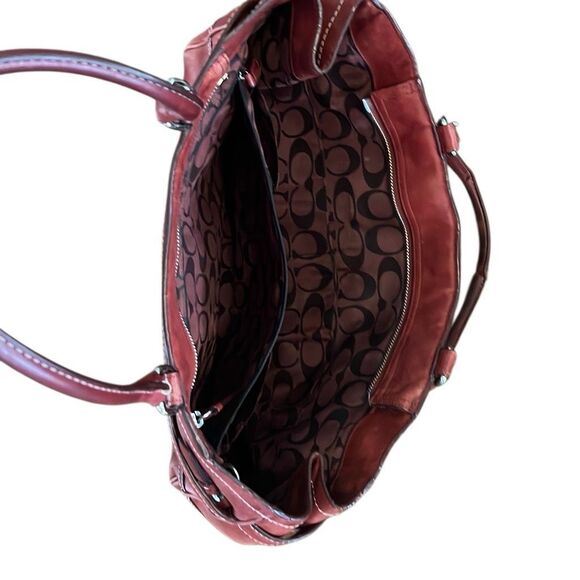 Vintage Coach tote. She has been well loved but still has life in her. She is a - Picture 6 of 6